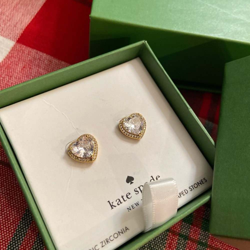 NWT! ♠️ kate spade earrings. Golden heart studs with cubic zirconia in gift box!